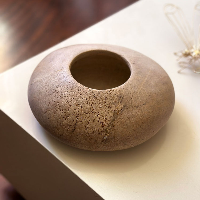 Vaso orgânico em pedra sabão