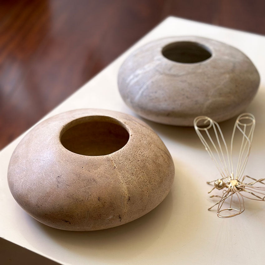 Vaso orgânico em pedra sabão