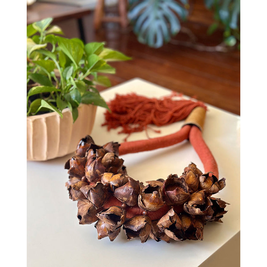 Colar de parede ou mesa - Flor de babaçu