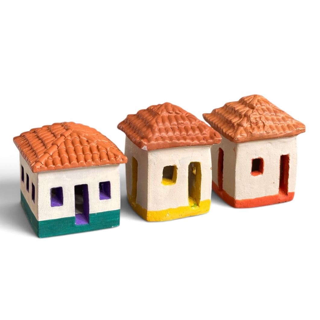 Trio de casinhas em cerâmica - Vale do Jequitinhonha