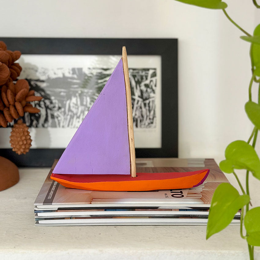 Barquinho em madeira - Zé Branco