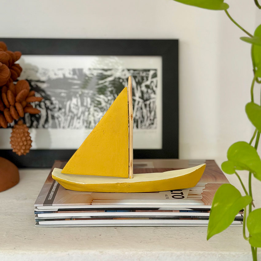 Barquinho em madeira - Zé Branco