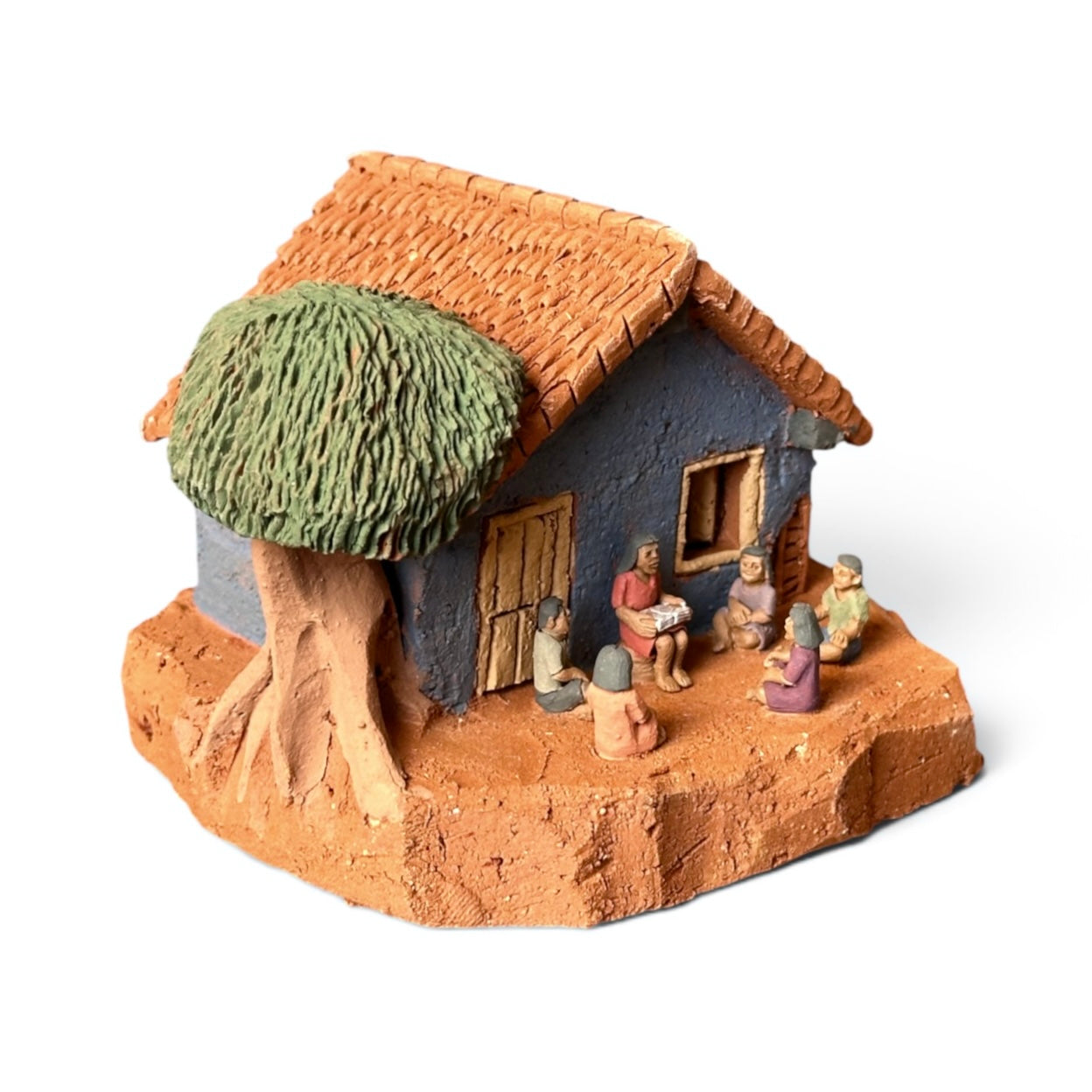 Casinha em miniatura com contadora de histórias - Claudio Henrique