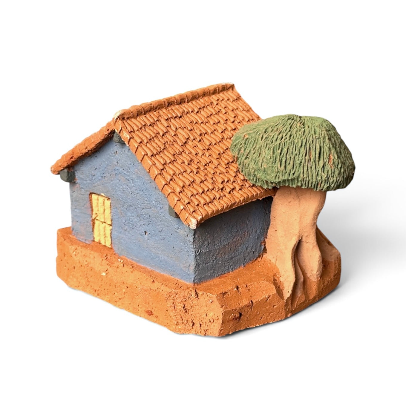 Casinha em miniatura com contadora de histórias - Claudio Henrique
