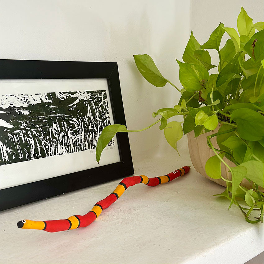 Cobra Coral em Madeira tamanho 6