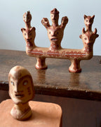 Escultura com cabeças em cerâmica - Margarida Pereira