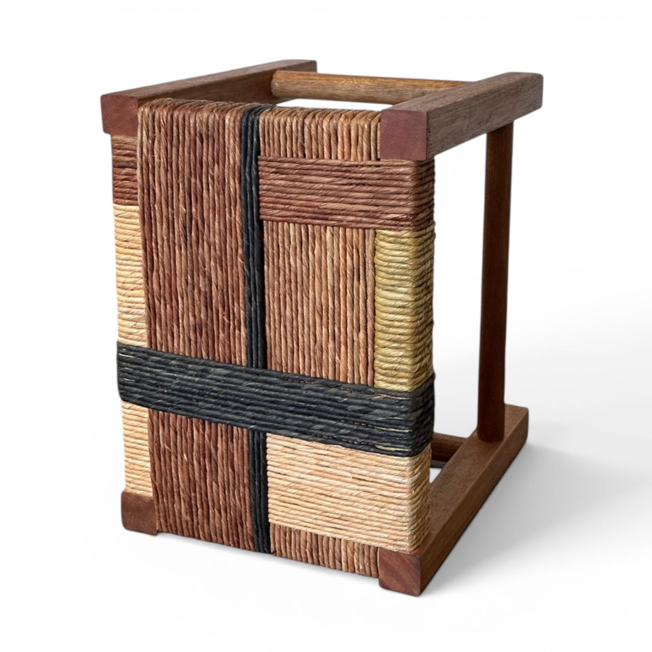 Banquinho retangular em madeira e palha trançada