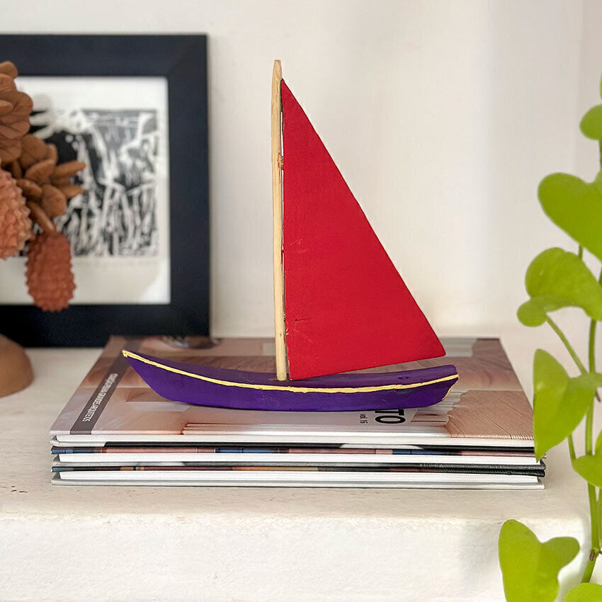 Barquinho em madeira - Zé Branco