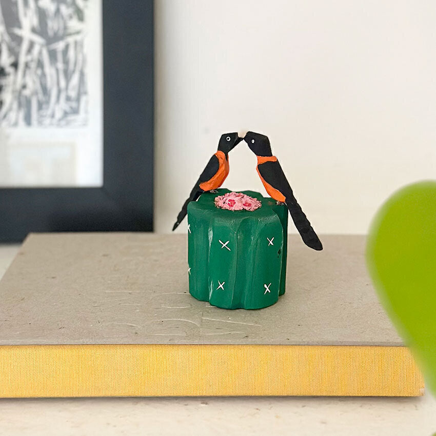 Escultura em madeira Cacto Coroa de Frade e pássaros - Elisa Cândido