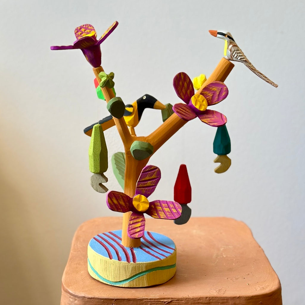 Cajueiro com flores e pássaros - Aline Caju