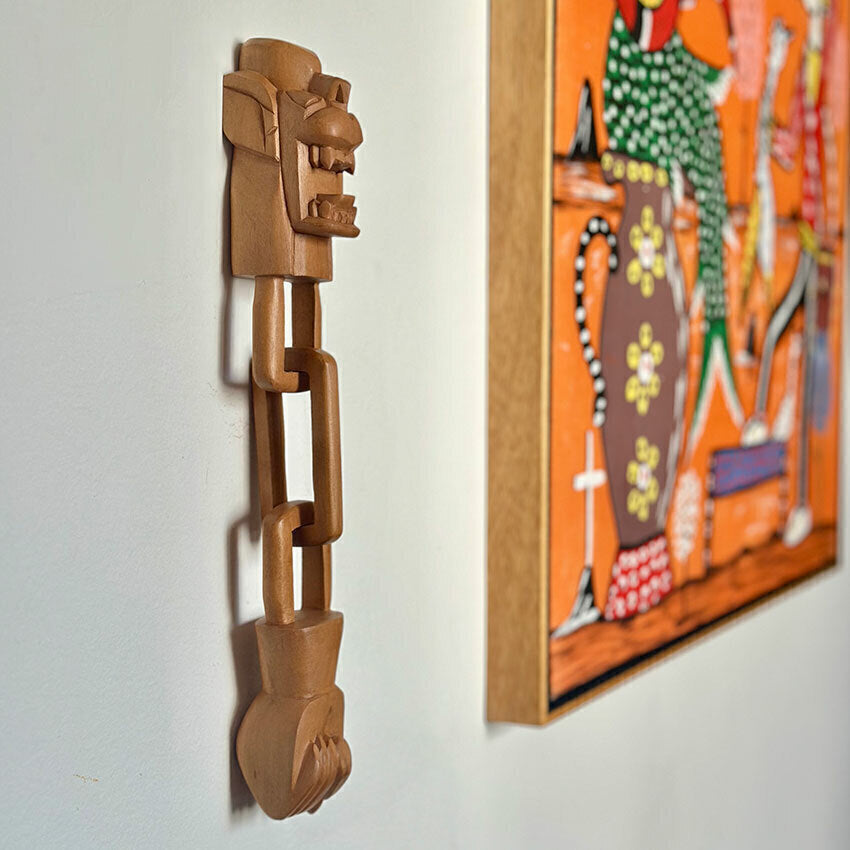 Escultura de parede Carranca e Figa - Mestre Bezinho Kambiwá