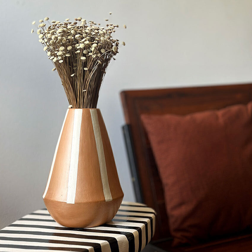 Vaso listrado em cerâmica - Jequitinhonha