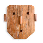 Máscara em madeiras variadas