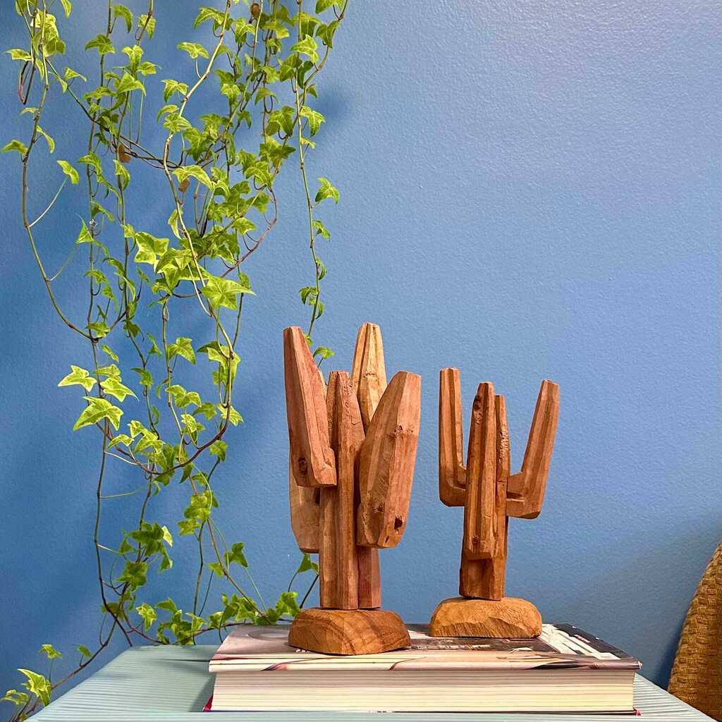 Escultura cacto mandacaru em madeira - Benício
