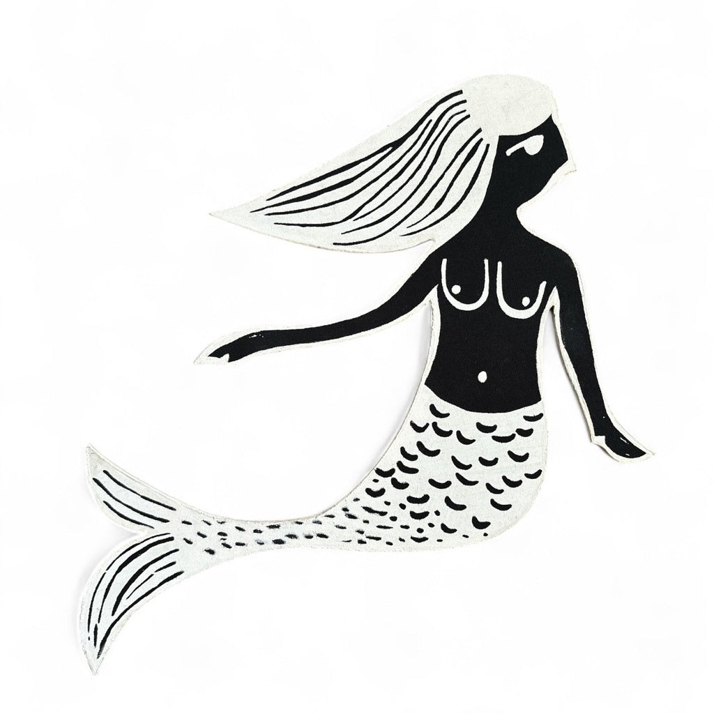 Sereia preta e branca - Julia Lage