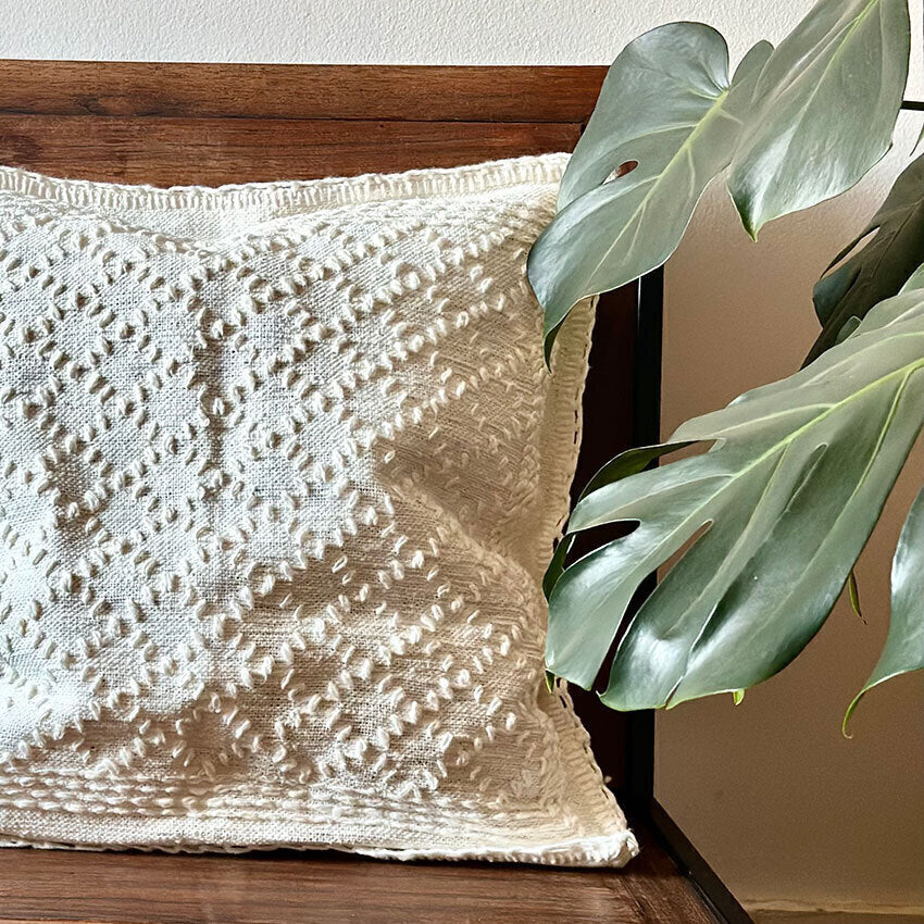 Capa de almofada em algodão feita no Tear manual - Natural