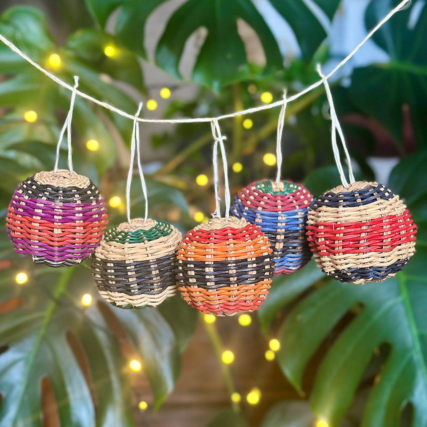 Bolas decorativas em cipó Ambé - kit com 5 unidades