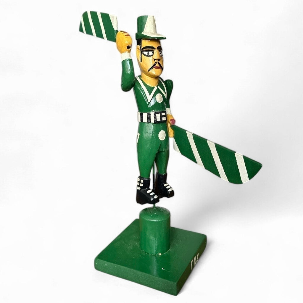 Homem Catavento Verde e Branco - Francisco Rosa dos Santos