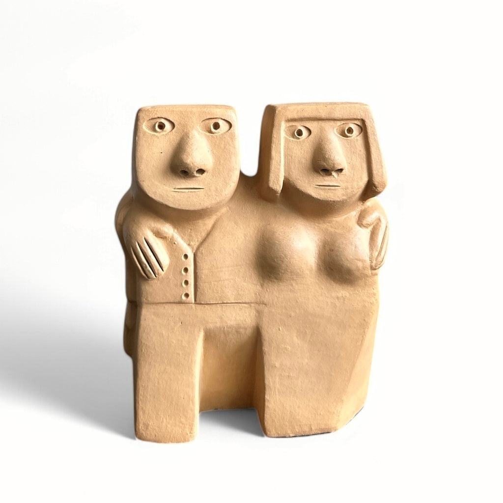 Casal Homem e Mulher Passeando- Mano de Baé