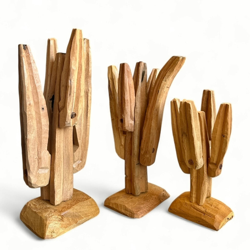 Escultura cacto mandacaru em madeira - Benício