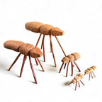 Escultura formiga em madeira - Simone