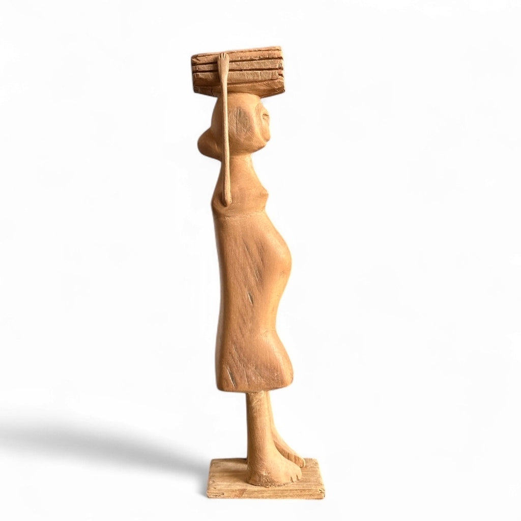 Escultura Mulher em Madeira - Carlos Roberto