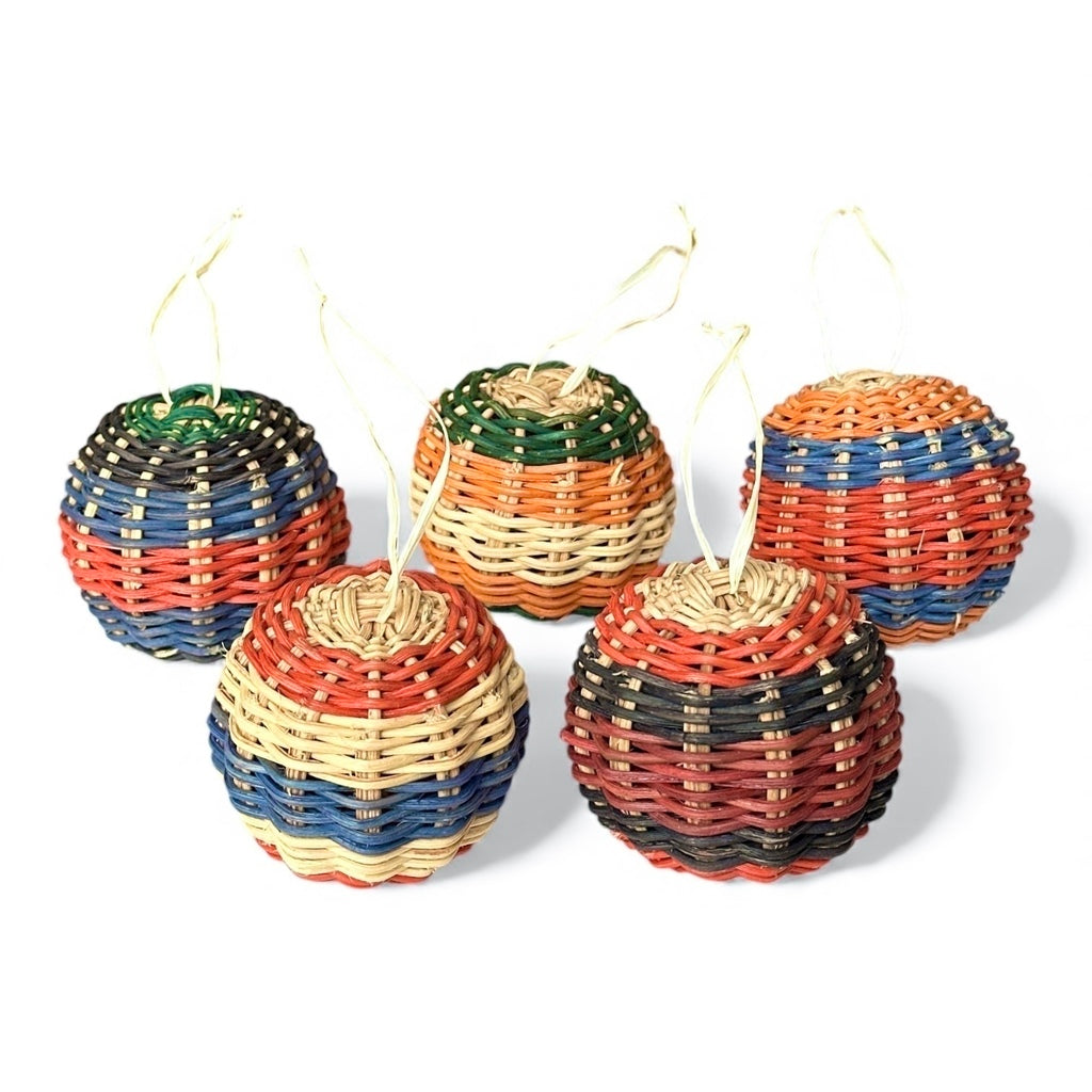 Bolas decorativas em cipó Ambé - kit com 5 unidades