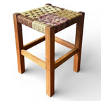 Banco em madeira e palha trançada