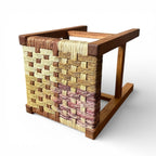 Banco em madeira e palha trançada