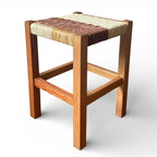 Banco em madeira e palha trançada