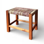 Banquinho retangular em madeira e palha trançada